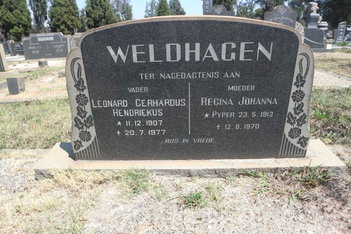 WELDHAGEN Leonard Gerhardus Hendriekus 1907-1977 & Regina Johanna PYPER 1913-1970