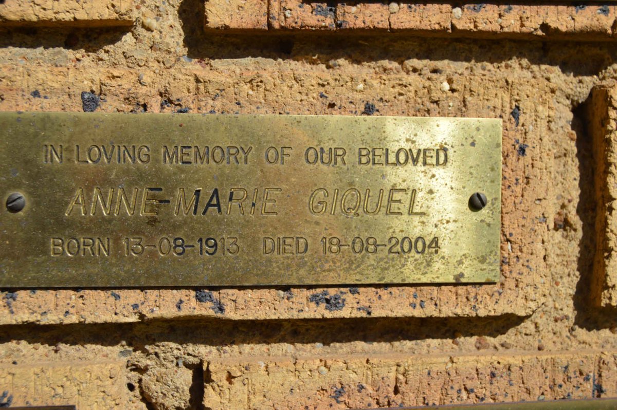 GIQUEL Anne-Marie 1913-2004