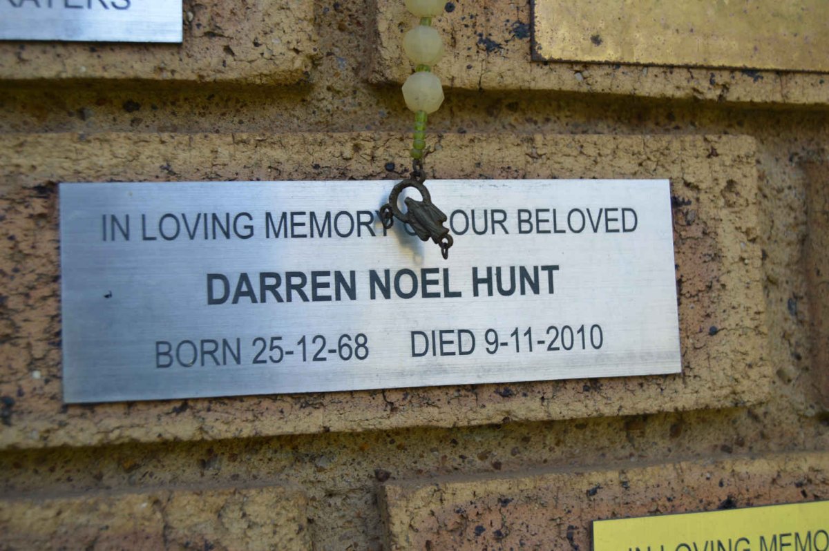 HUNT Darren Noel 1968-2010