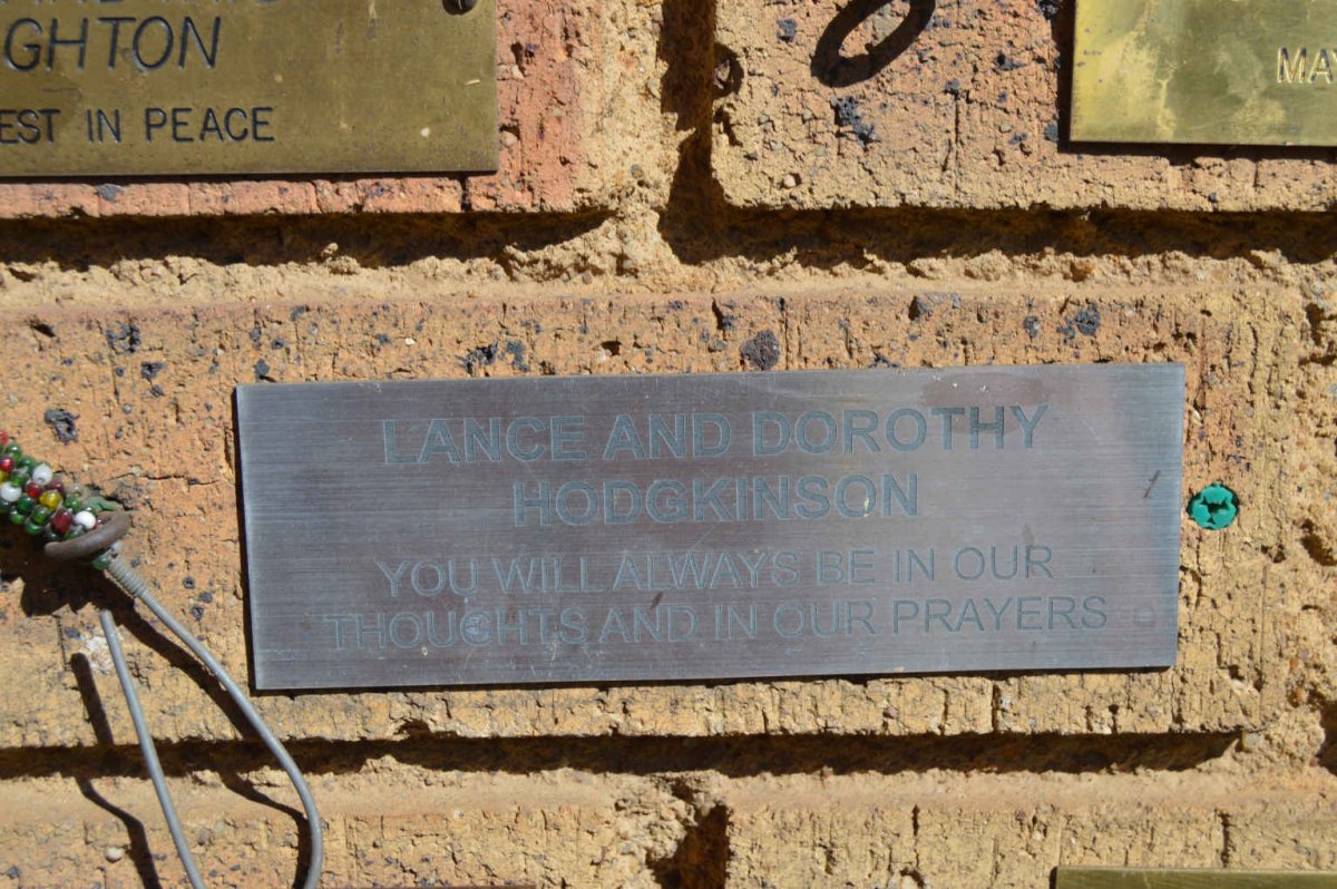 HODGKINSON Lance &amp; Dorothy
