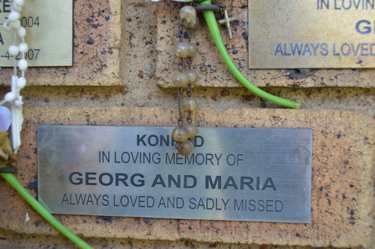 KON??D Georg &amp; Maria