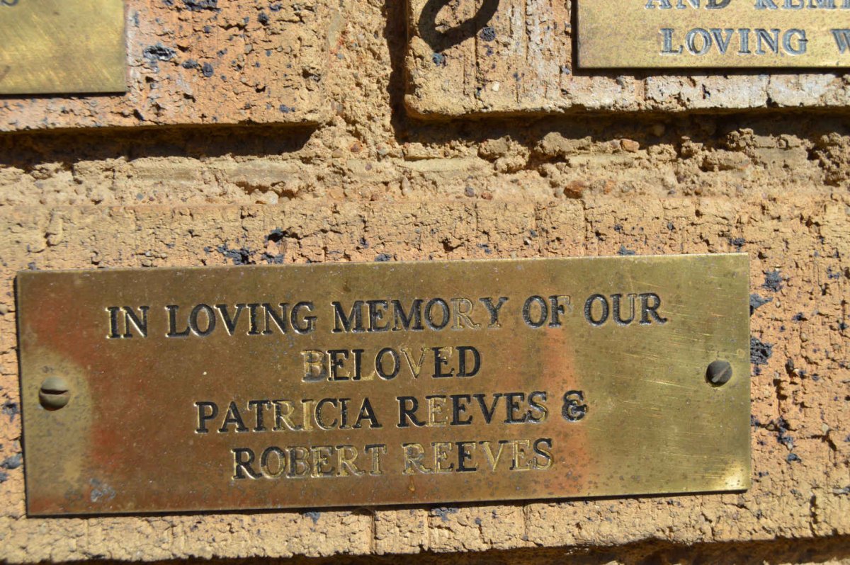 REEVES Robert &amp; Patricia