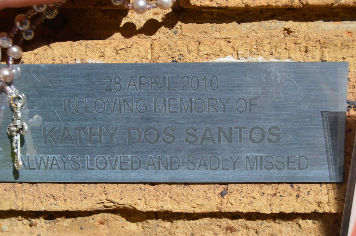SANTOS Kathy, dos -2010