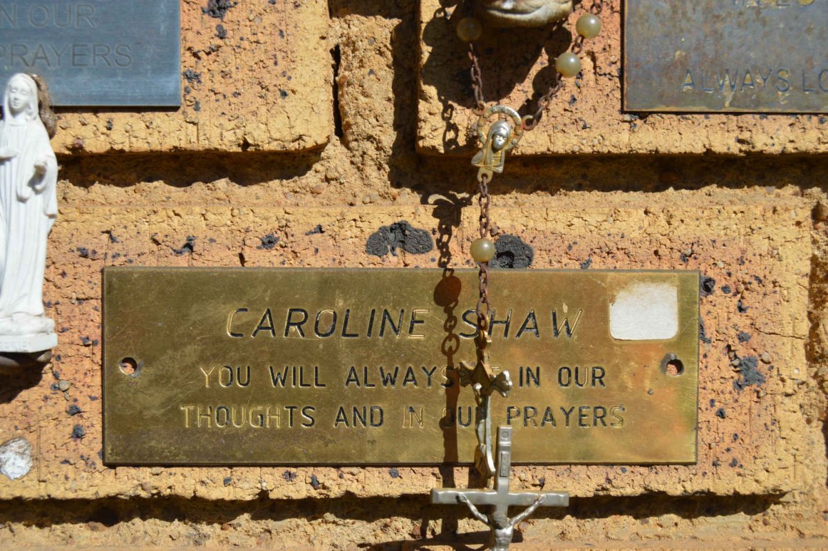 SHAW Caroline