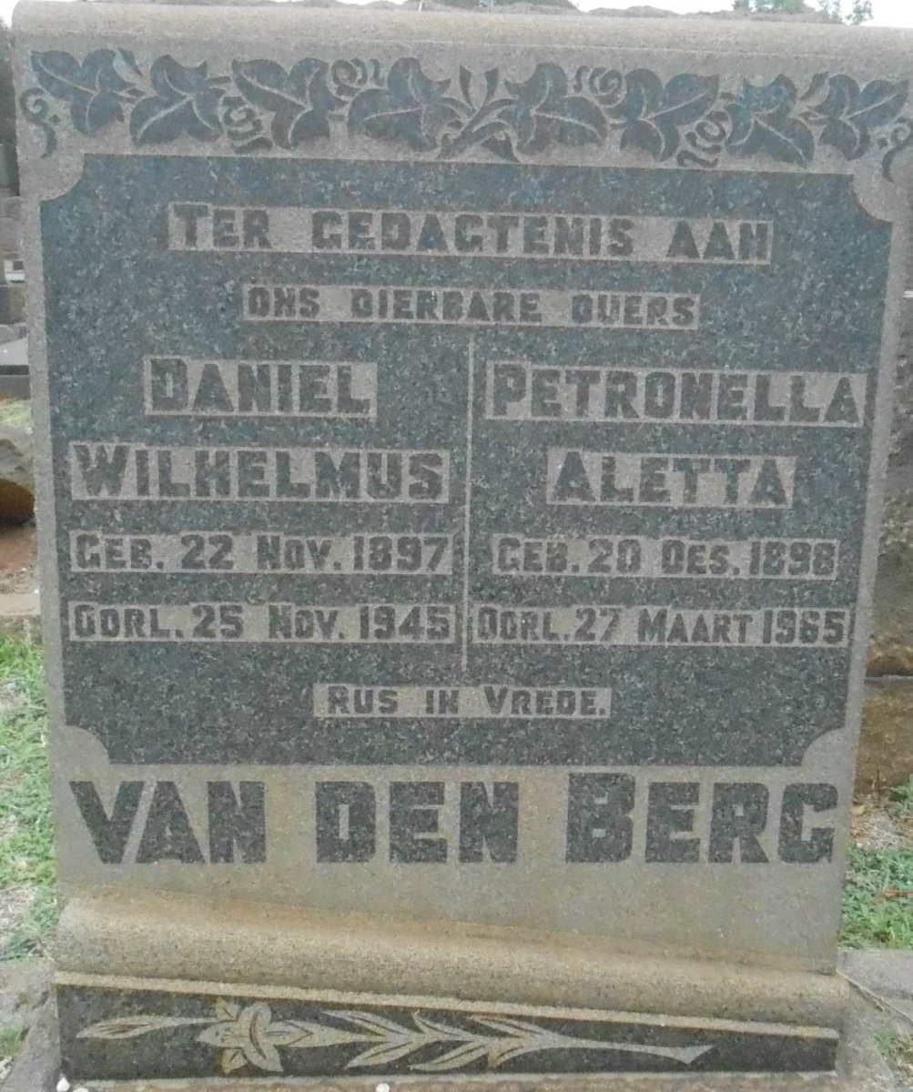 BERG Daniel Wilhelmus, van den 1897-1945 &amp; Petronella Aletta 1898-1965