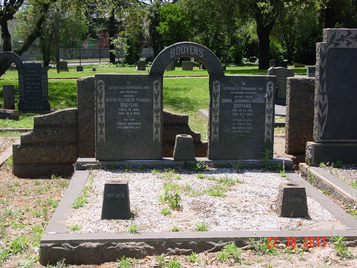 BOOYENS Daniel Johannes Andries 1861-1952 &amp;  Aletta Elizabeth Francina 1865-1962