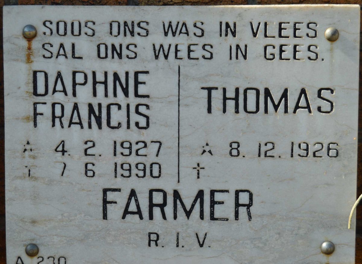FARMER Thomas 1926- Daphne Francis 1927-1990