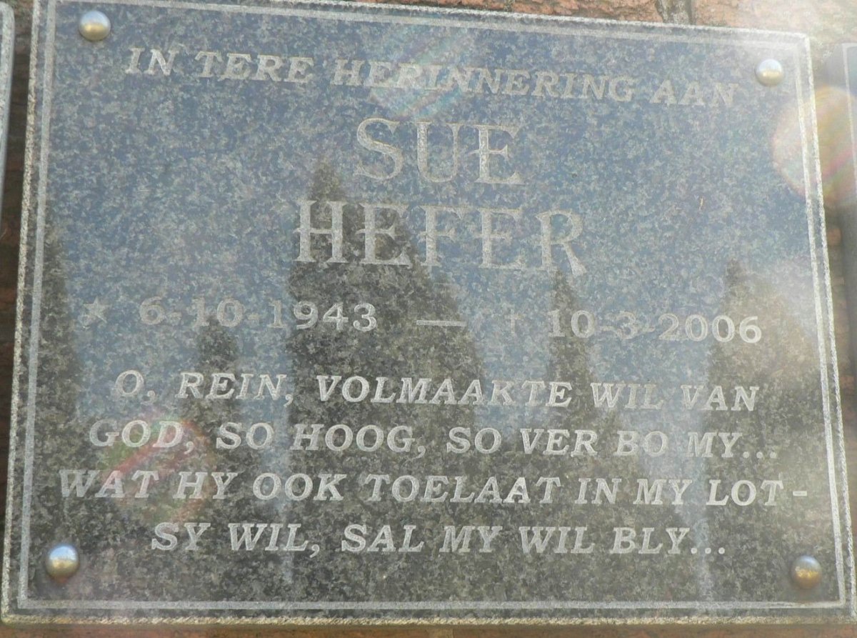 HEFER Sue 1943-2006