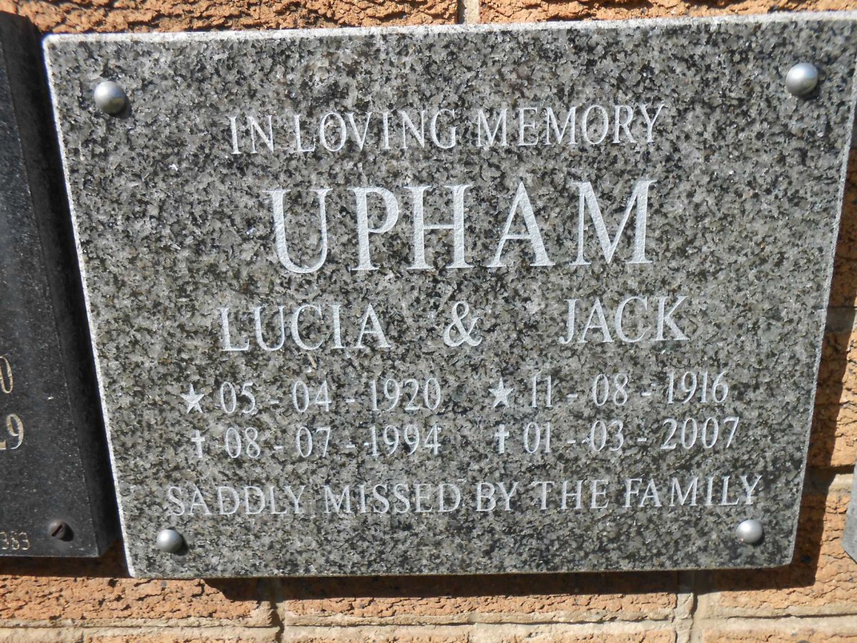 UPHAM Jack 1916-2007 &amp; Lucia 1920-1994
