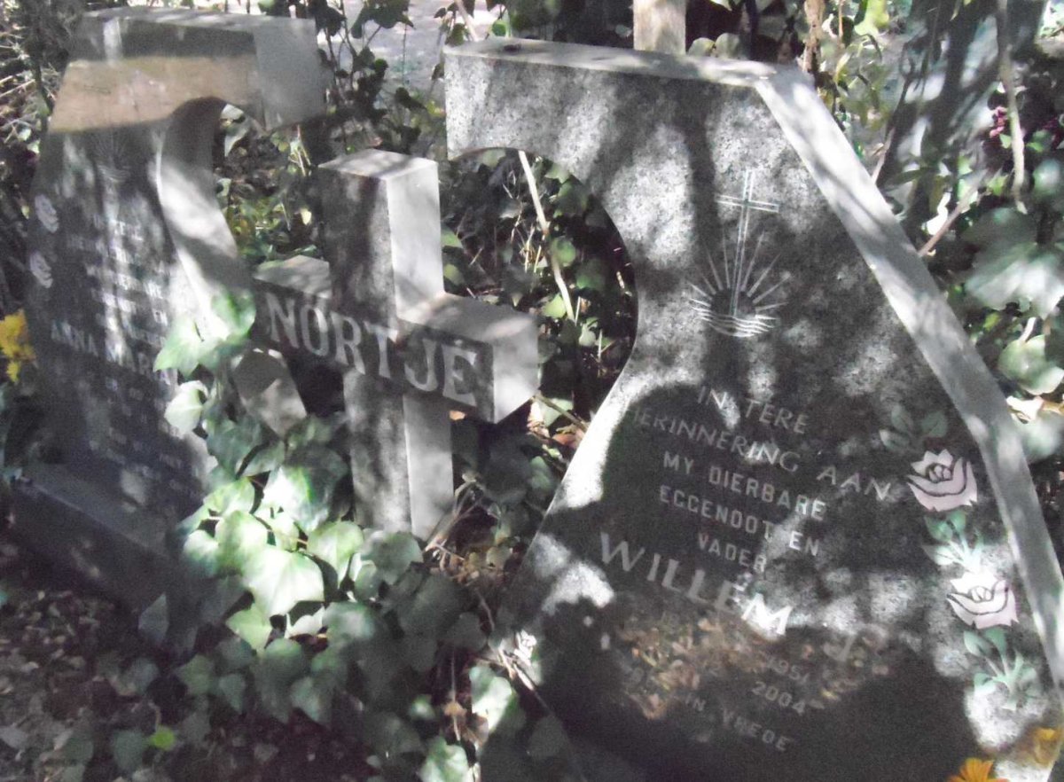 NORTJE Willem J. 1951-2004 &amp; Anna Maria 1950-1994