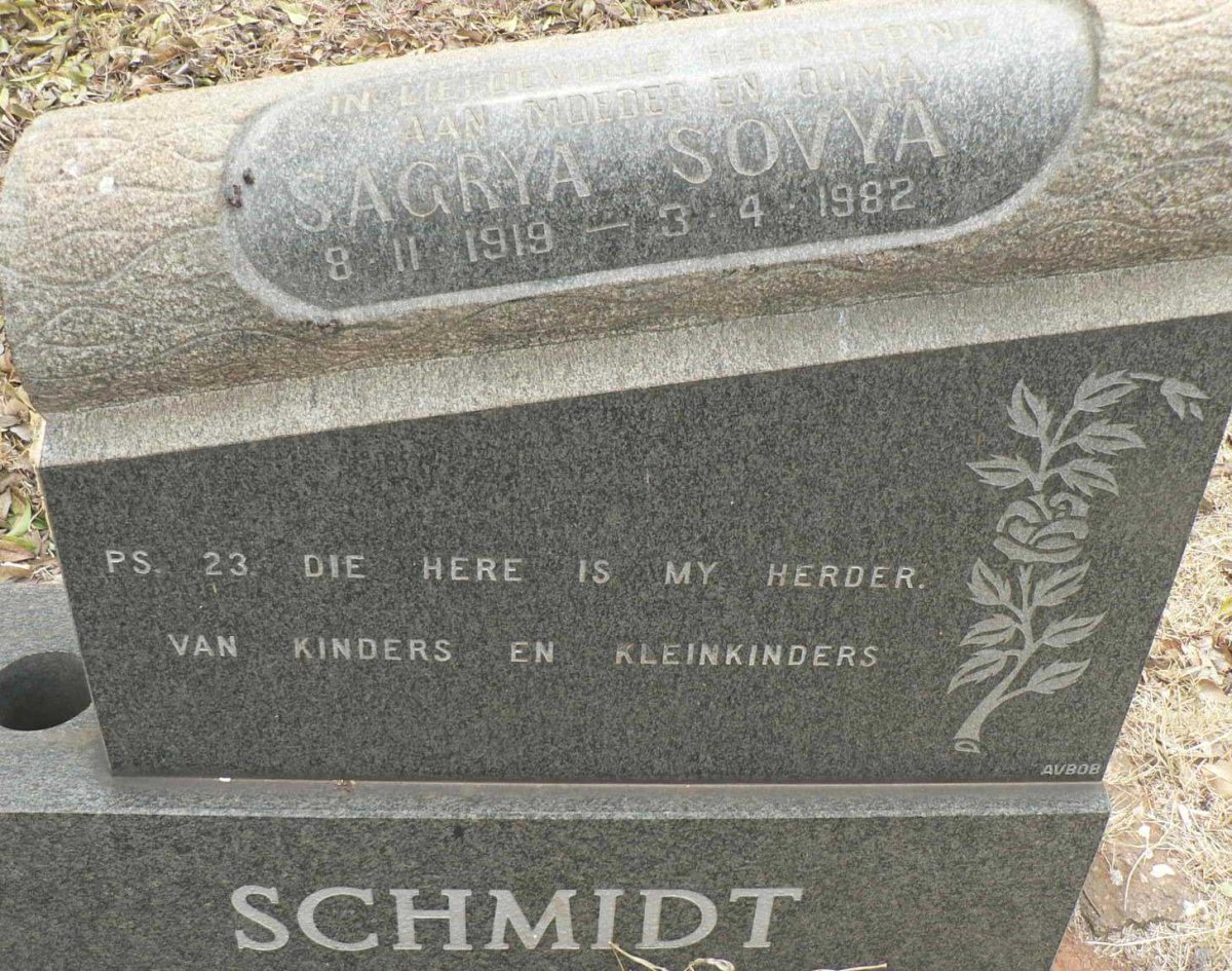 SCHMIDT Sagrya Sovya 1919-1982