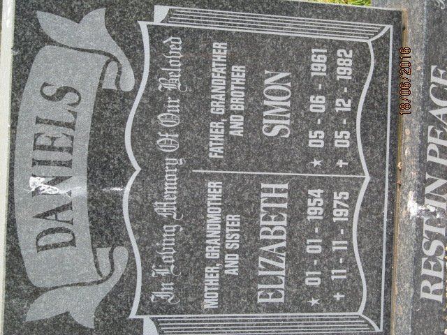 DANIELS Simon 1961-1982 &amp; Elizabeth 1954-1975