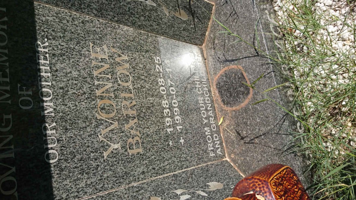 BARLOW Yvonne 1938-1990