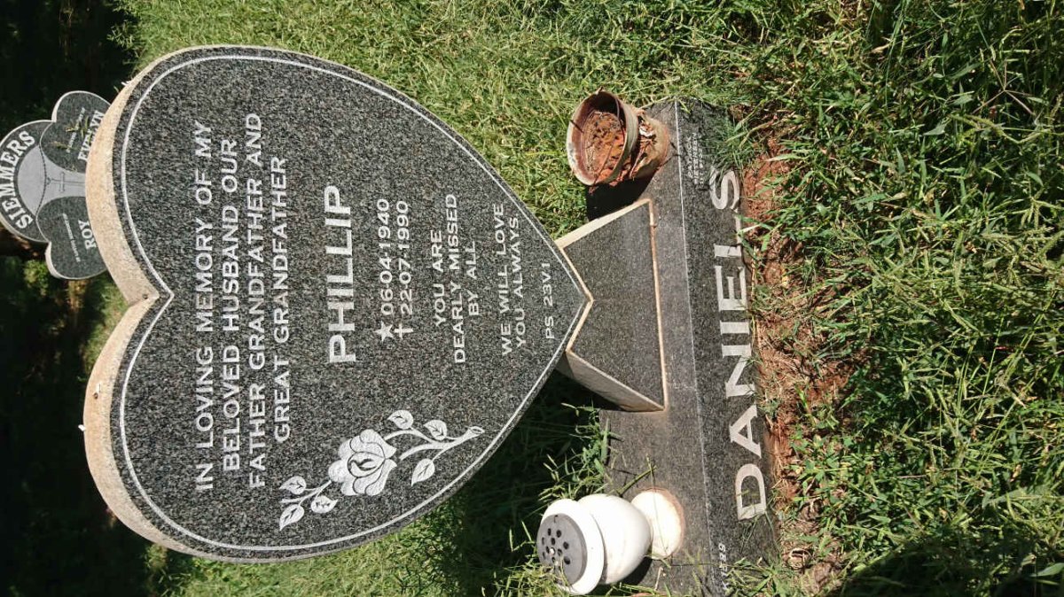 DANIELS Phillip 1940-1990