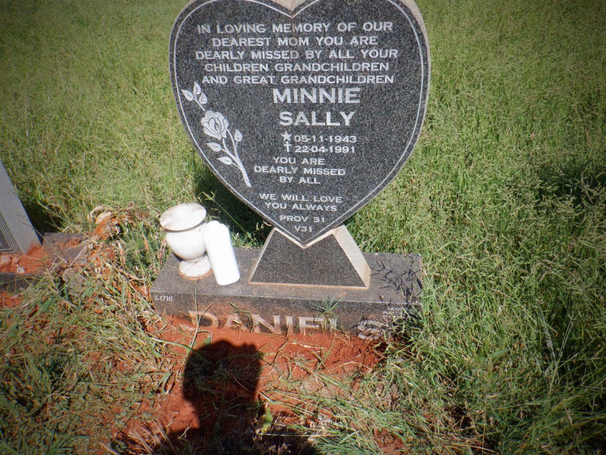 DANIELS Minnie Sally 1943-1991