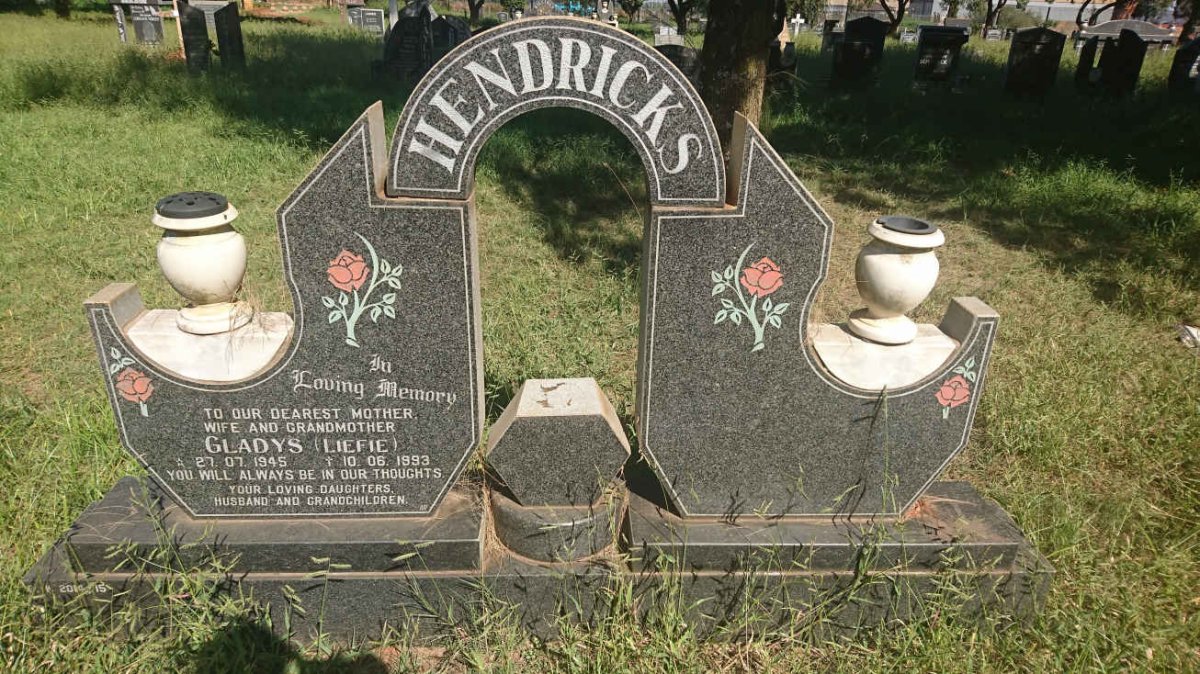 HENDRICKS Gladys 1945-1993