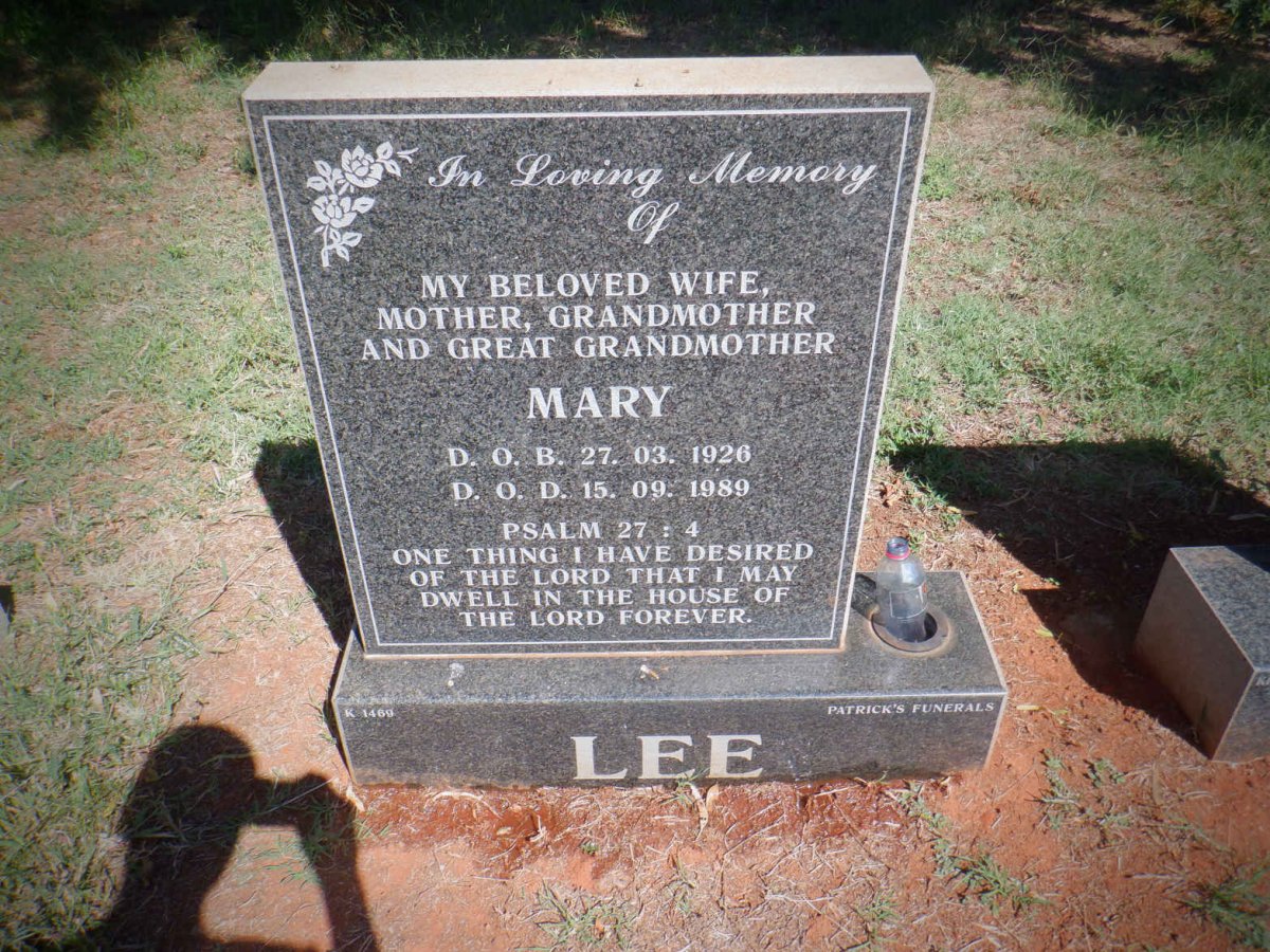 LEE Mary 1926-1989