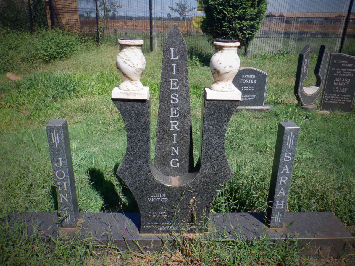 LIESERING John Victor 1919-1988 &amp; Sarah