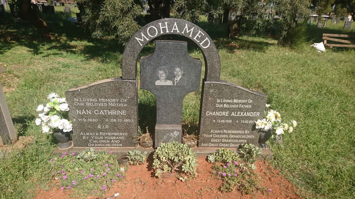 MOHAMED Chandré Alexander 1930-2011 &amp; Nan Cathrine 1930-1993