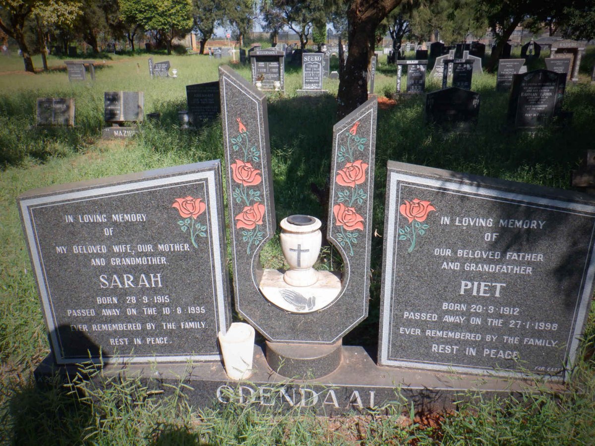 ODENDAAL Piet 1912-1998 &amp; Sarah 1915-1995