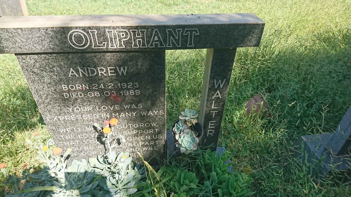OLIPHANT Andrew 1923-1989