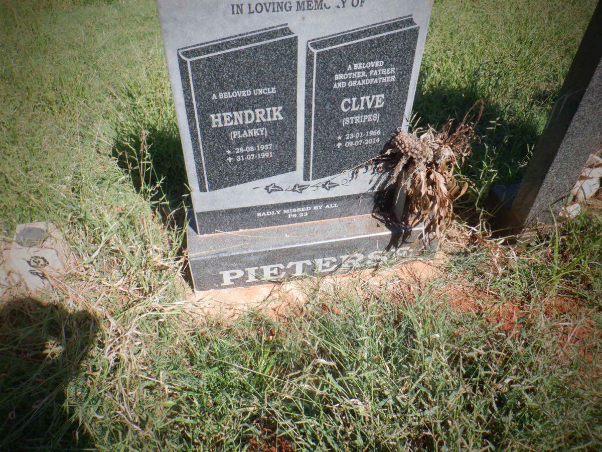 PIETERSE Hendrik 1937-1991 :: PIETERSE Clive 1966-2014