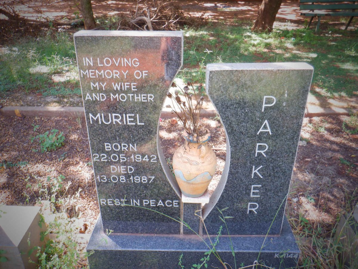 PARKER Muriel 1942-1987