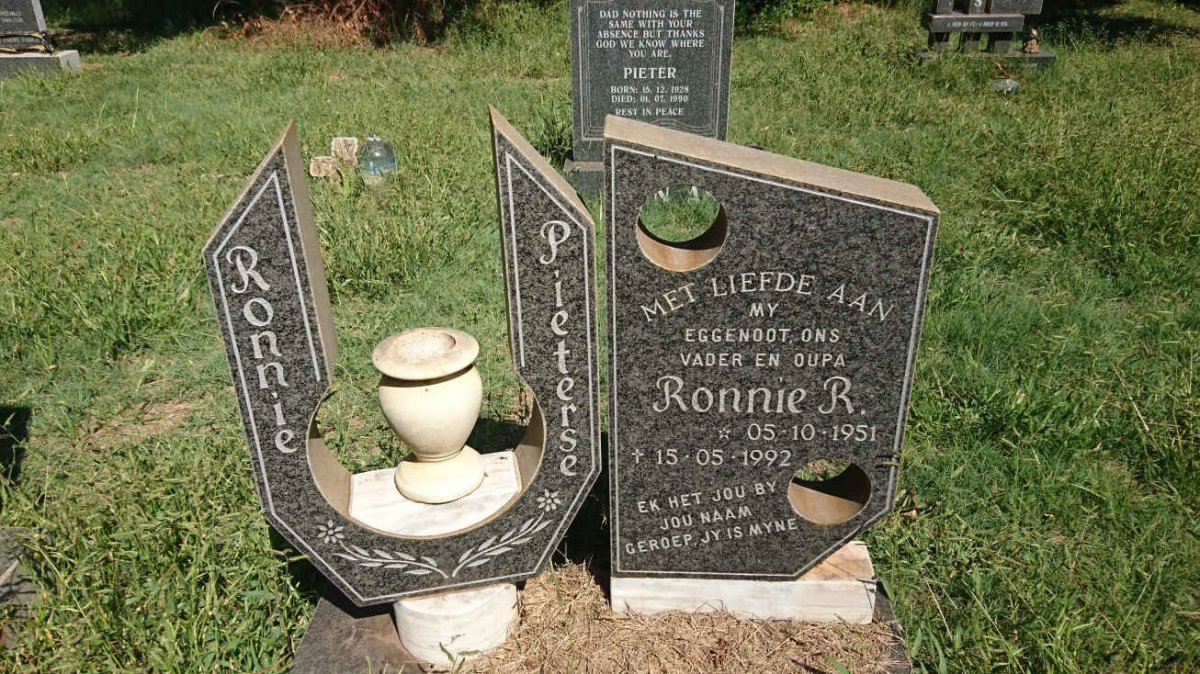 PIETERSE Ronnie R. 1951-1992