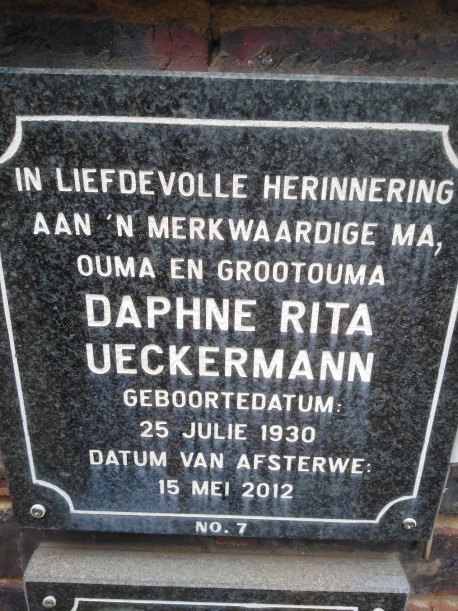 UECKERMANN Daphne Rita 1930-2012