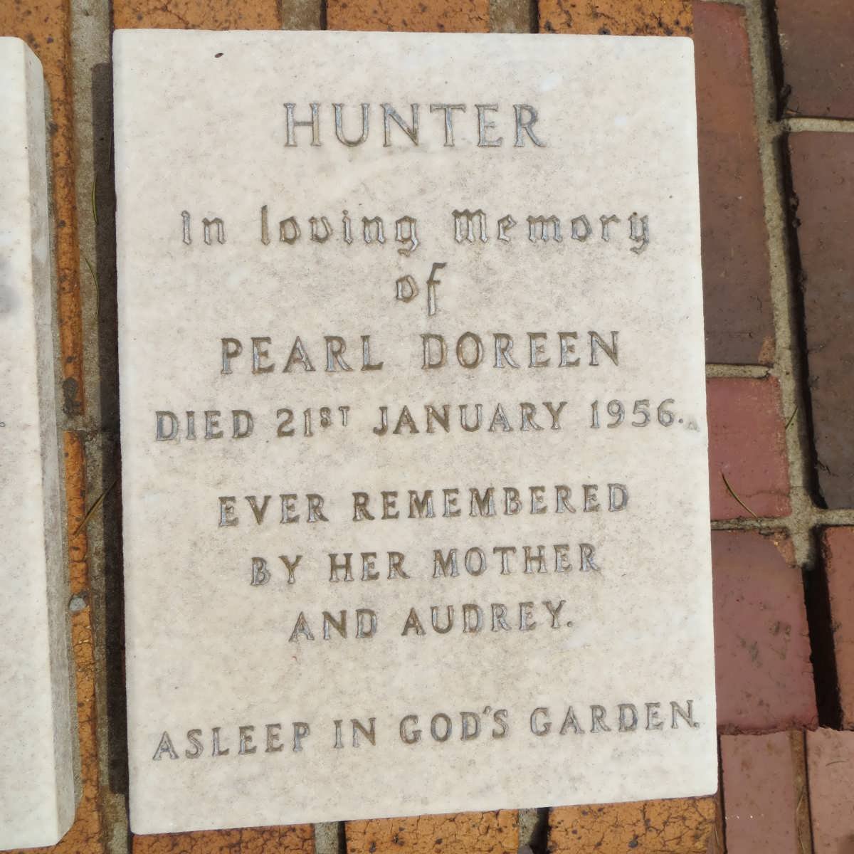 HUNTER Pearl Doreen -1956