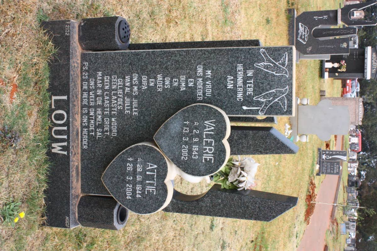 LOUW Attie 1944-2004 &amp; Valerie 1943-2002