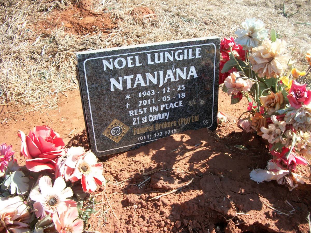 NTANJANA Noel Lungile 1943-2011