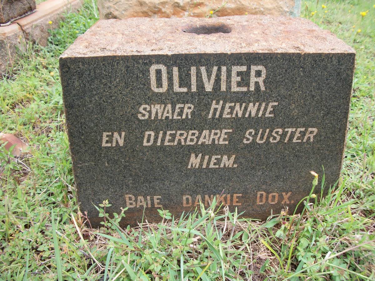 OLIVIER Hennie &amp; Miem