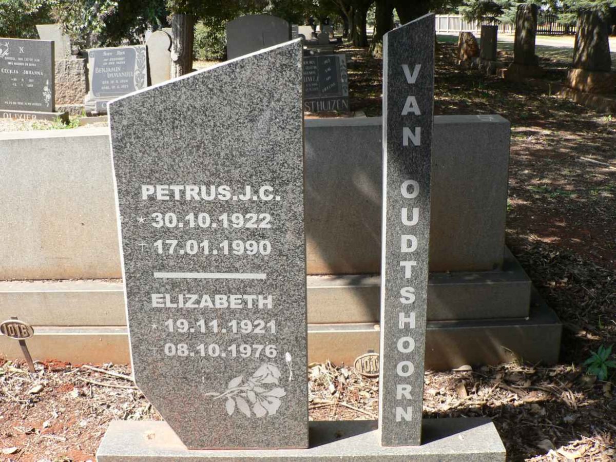 OUDTSHOORN Petrus J.C., van 1922-1990 &amp; Elizabeth 1921-1976