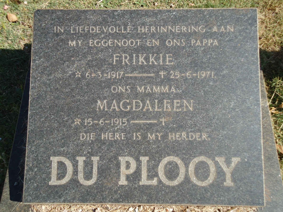 PLOOY Frikkie, du 1917-1971 &amp; Magdaleen 1915-