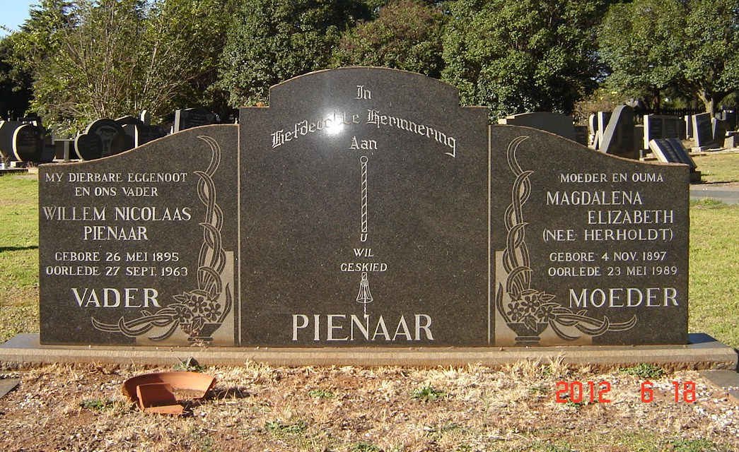 PIENAAR Willem Nicolaas Pienaar 1895-1963 &amp; Magdalena Elizabeth HERHOLDT 1897-1989