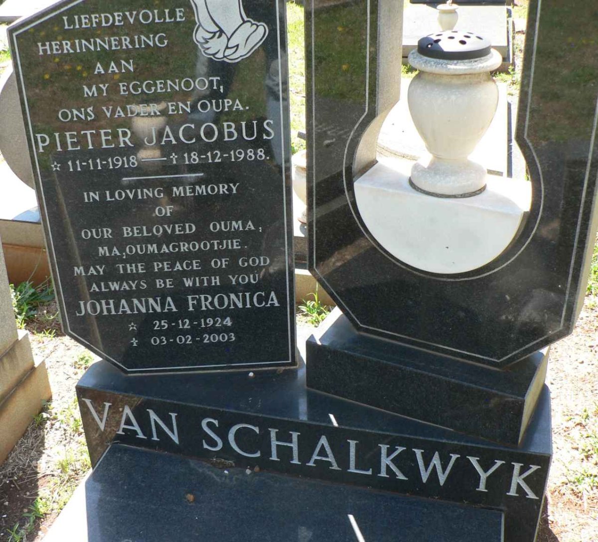 SCHALKWYK Pieter, van 1918-1988 &amp; Johanna Fronica 1924-2003