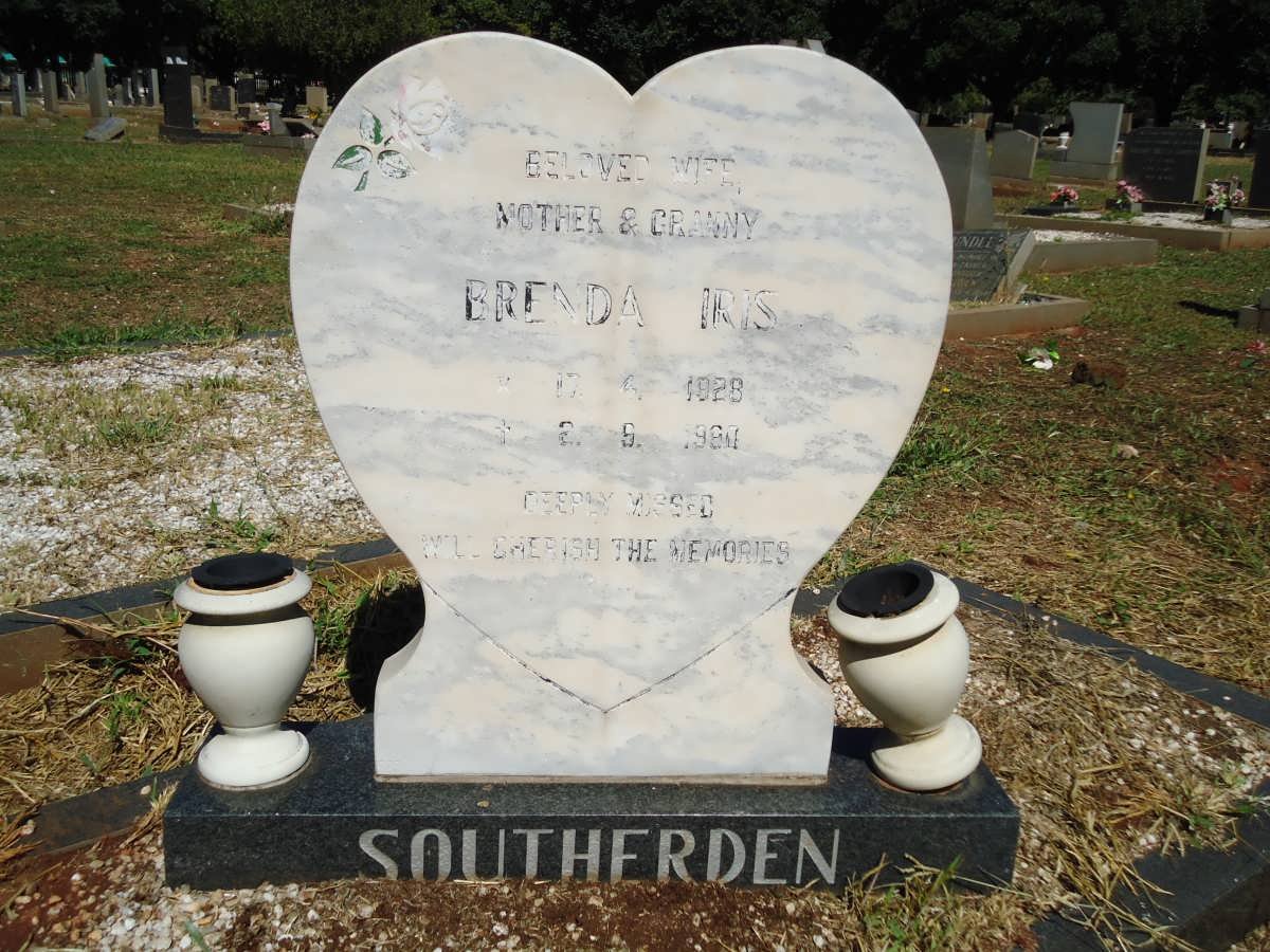 SOUTHERDEN Brenda Iris 1928-1990