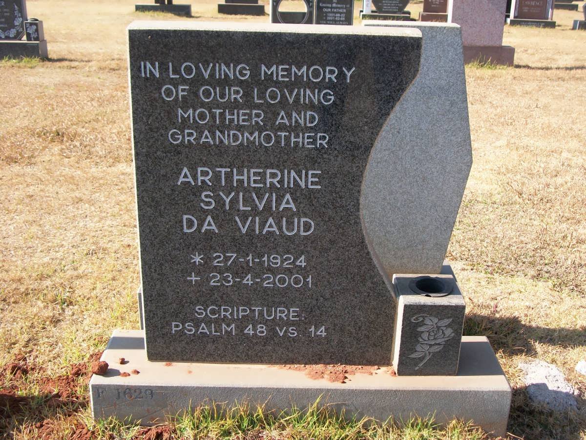 VIAUD Artherine Sylvia, da 1924-2001
