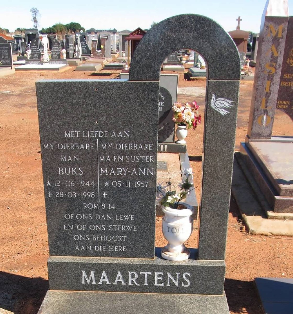 MAARTENS Buks 1944-1998 &amp; Mary-Ann 1957-