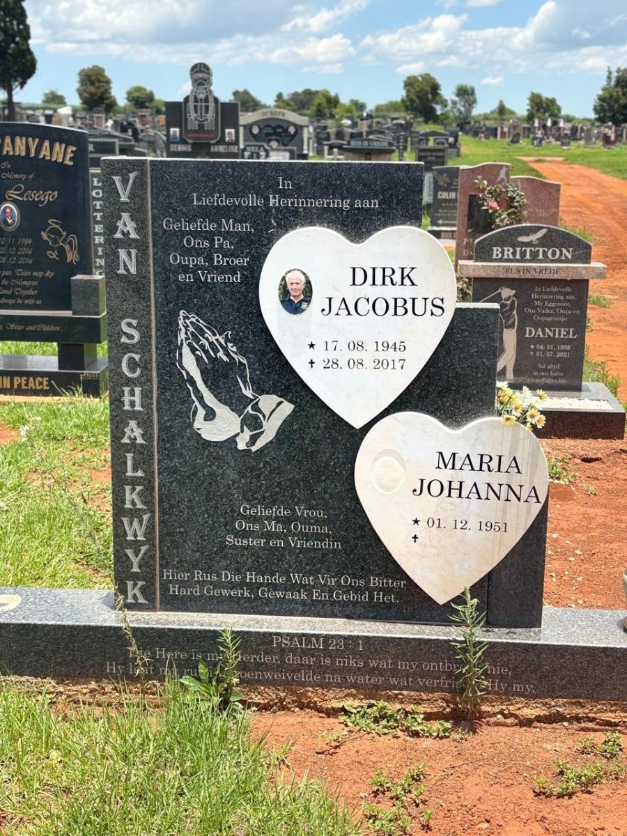 SCHALKWYK Dirk Jacobus, van 1945-20017 & Maria Johanna 1951-