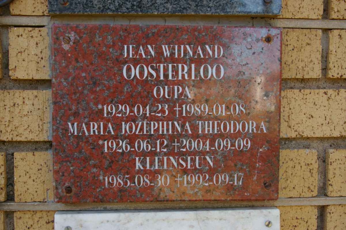 OOSTERLOO Jean Wijnand 1929-1989 &amp; Maria Jozephina Theodora 1926-2004 :: OOSTERLOO  Kleinseun 1985-1992