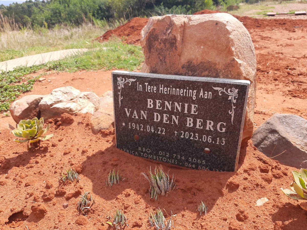 BERG Bennie, van den 1942-2023
