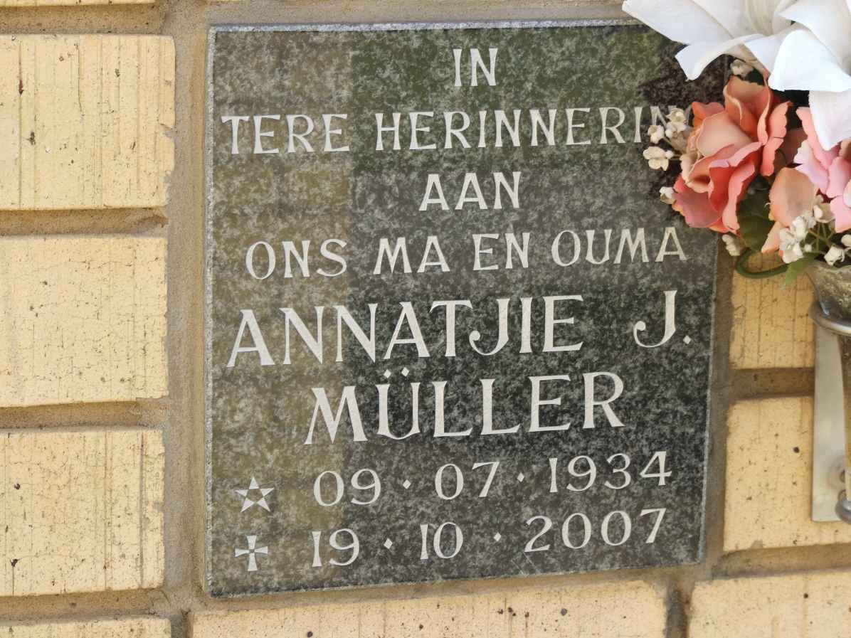 MÜLLER Annatjie J. 1934-2007