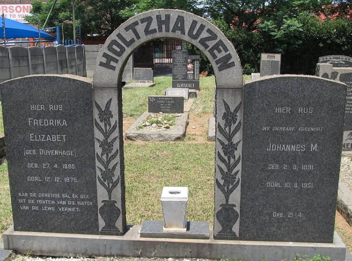 HOLTZHAUZEN Johannes M. 1891-1951 &amp; Fredrika Elizabet DUVENHAGE 1895-1975