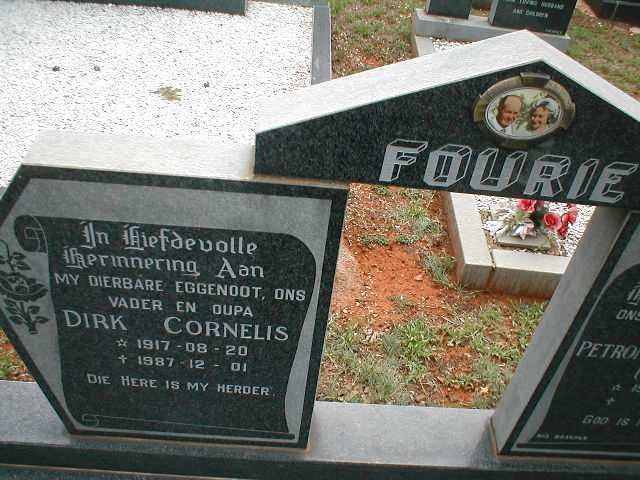 FOURIE Dirk Cornelis 1917-1987 &amp; Petronella Johanna VOS 1920- _1
