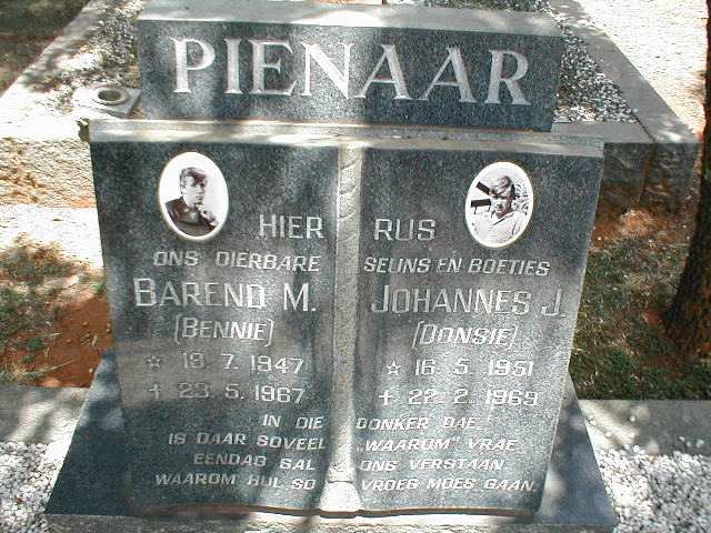 PIENAAR Barend M. 1947-1967 :: PIENAAR Johannes J. 1951-1969