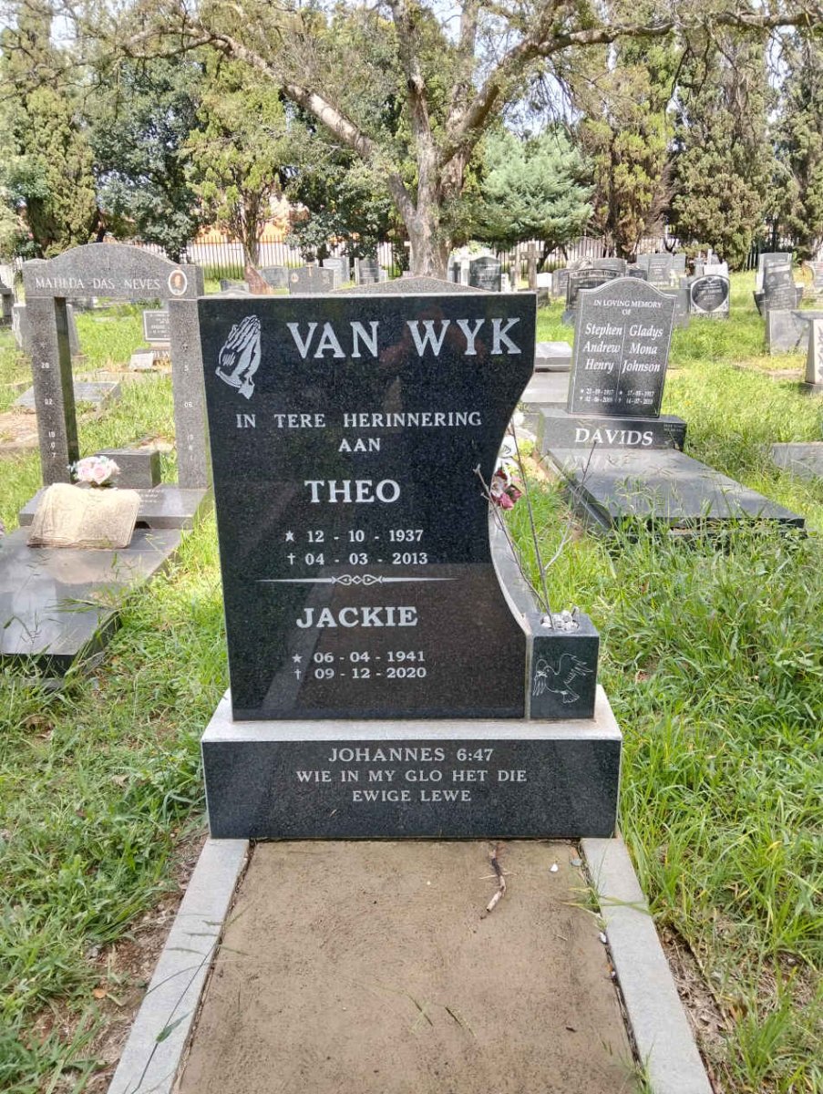 WYK Theo, van 1937-2013 & Jackie 1941-2020