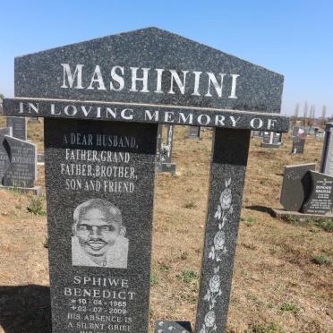 MASHININI Sphiwe Benedict 1965-2009
