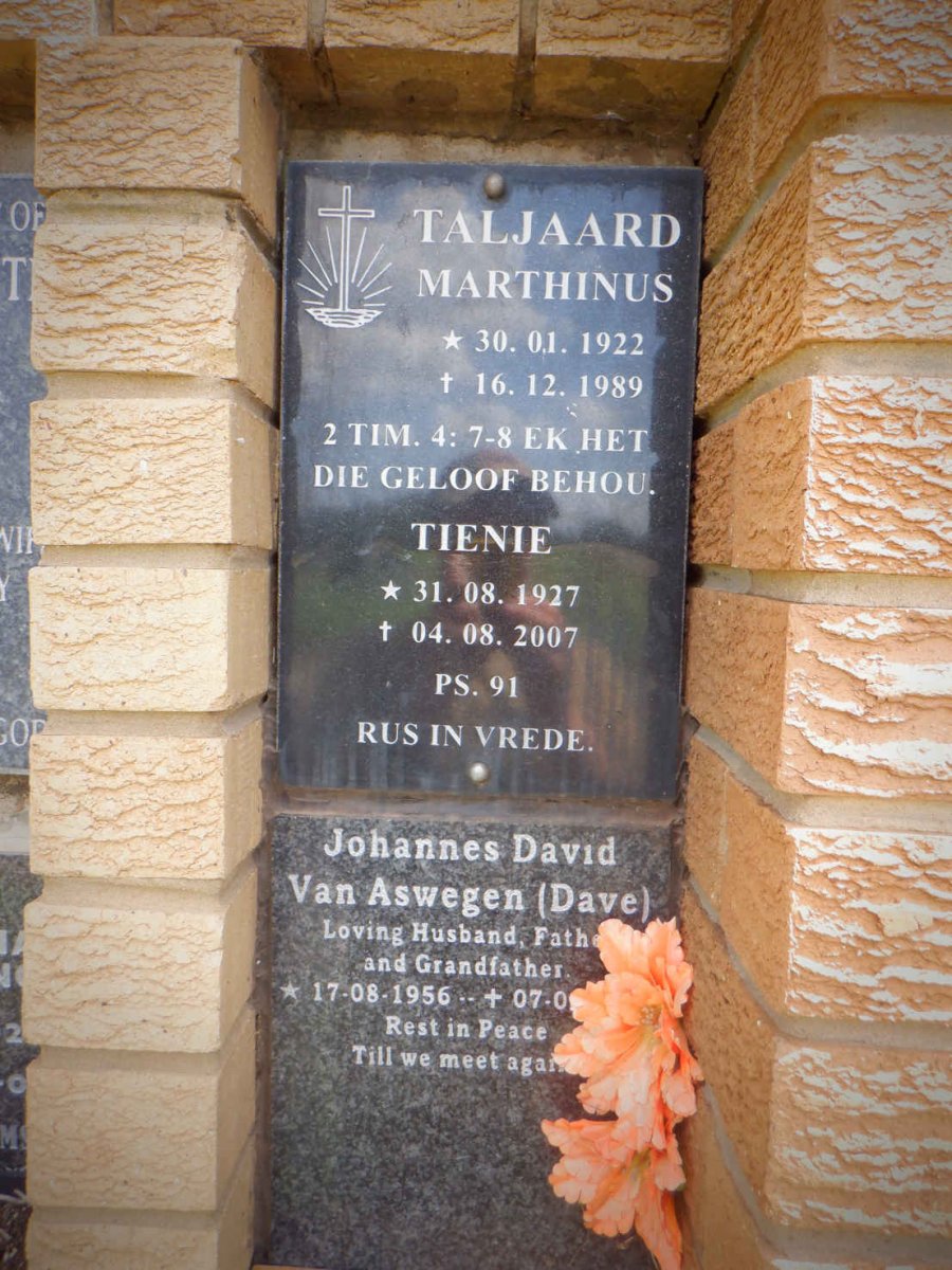 TALJAARD Marthinus 1922-1989 &amp; Tienie 1927-2007 :: VAN ASWEGEN Johannes David 1956- 